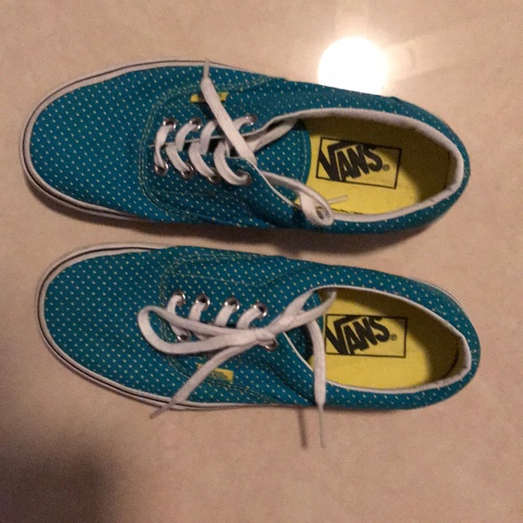 Vans authentic. Women’s size 7 - Picture 2 of 4